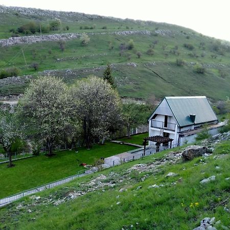 Vikendica Na Jezeru Βίλα Gacko Εξωτερικό φωτογραφία